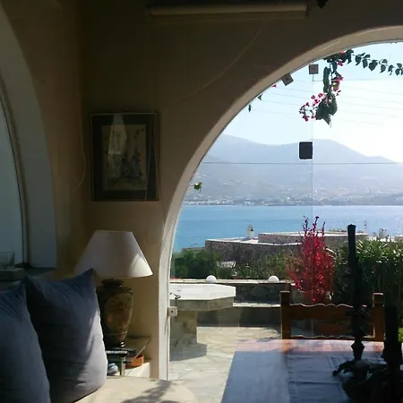 Small For A Family Or Two Couples Very Close To The Sea With Awesome View Сasa de vacaciones