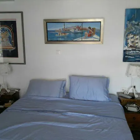 Small For A Family Or Two Couples Very Close To The Sea With Awesome View * Krotiri