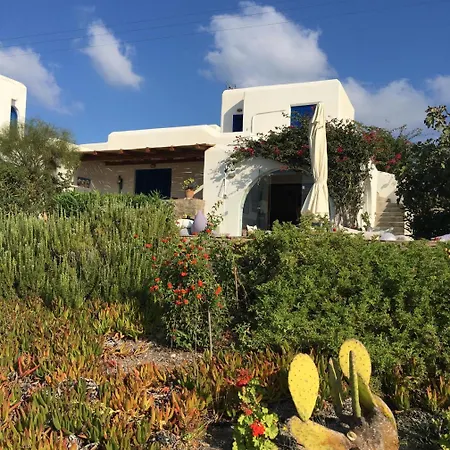 Small For A Family Or Two Couples Very Close To The Sea With Awesome View Сasa de vacaciones