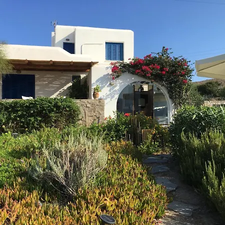 Small For A Family Or Two Couples Very Close To The Sea With Awesome View Сasa de vacaciones