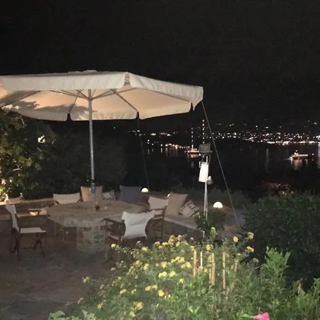 Small For A Family Or Two Couples Very Close To The Sea With Awesome View Krotiri