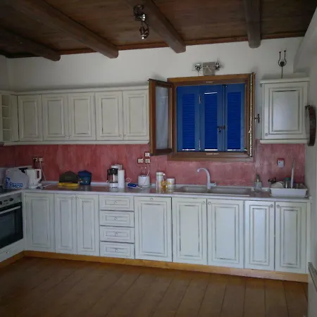 Small For A Family Or Two Couples Very Close To The Sea With Awesome View Krotiri